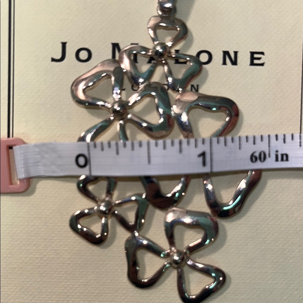Elegant Sterling Silver Floral Pendant 9.56 grams